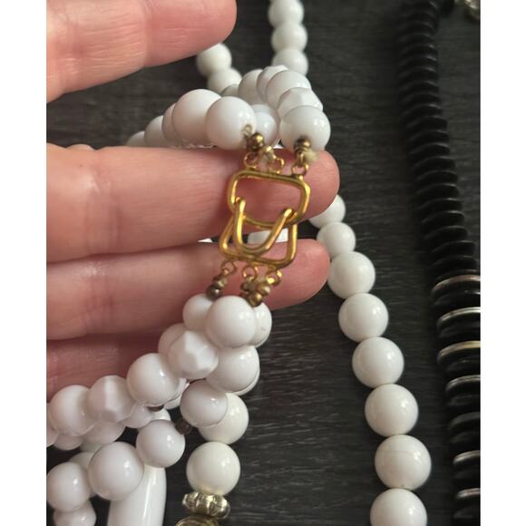 Vintage Lot of 6 Statement Necklaces Black And White Silver Tone Gold Tone - Picture 10 of 12